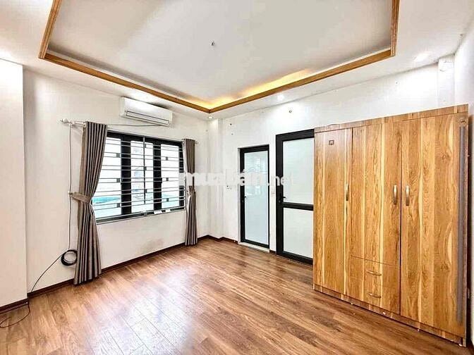 Lô Góc Trần Thái Tông 35m2 - 5 Tầng - Gần Phố - Ngõ Thông - Giá 7,5Tỷ