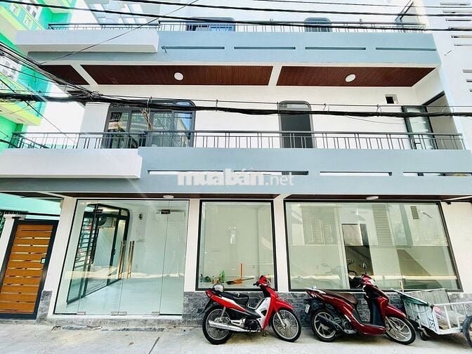 NGANG 18M CĂN GÓC 3 MẶT HẺM Ô TÔ TRÁNH 3 TẦNG 4 PN MASTER 2 MBKD