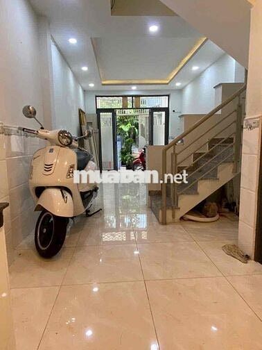 Cho thuê nhà hẻm thông Tô Hiến Thành, CMT8