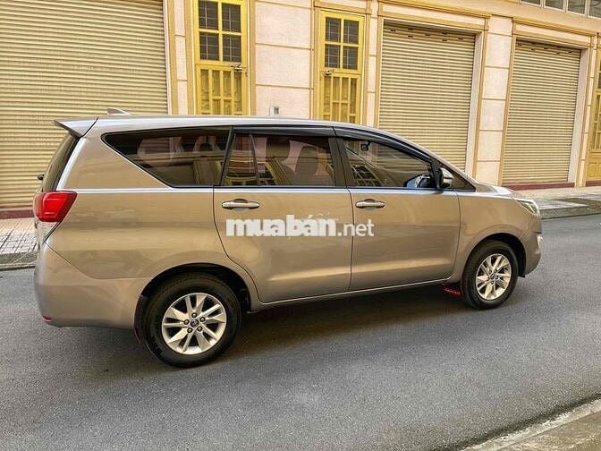 Toyota Innova 2017 2.0E - 110000 km