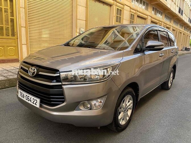 Toyota Innova 2017 2.0E - 110000 km