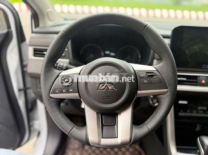 Mitsubishi Xpander 2023 Pre trắng-26.600 km-giá TL
