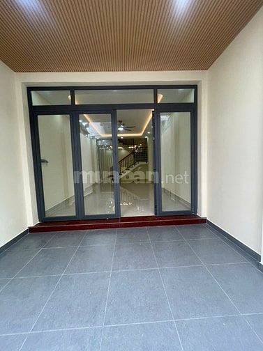 Hạ giá nhà Lê Văn Sỹ, Q3 còn 2tỷ950, 1T2L có sân để xe. SHR chính chủ.