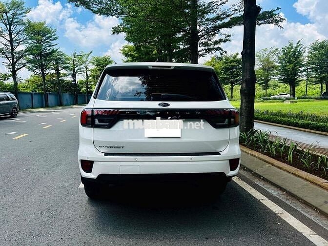 Ford Everest 2025 Platinum 2.0L 4x4 AT - 5100 km