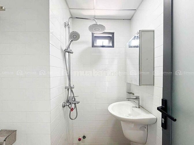 Studio Cửa Sổ 24m2 - Gần Đại Học Tài Chính Marketing - Sân Bay TSN