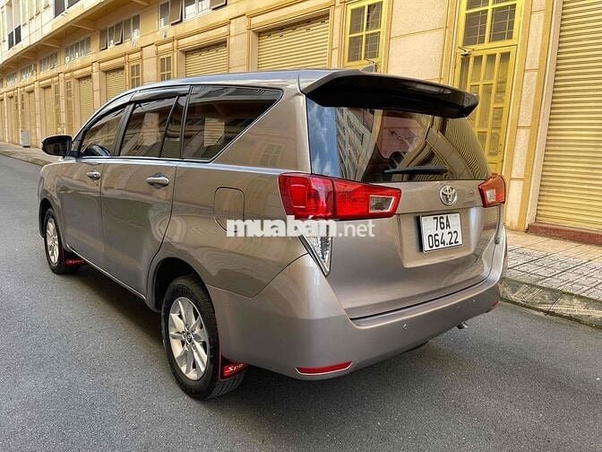 Toyota Innova 2017 2.0E - 110000 km