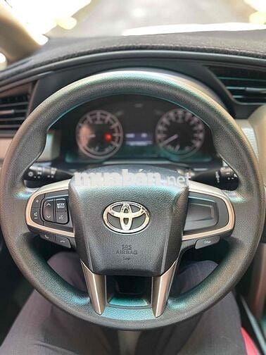Toyota Innova 2017 2.0E - 110000 km
