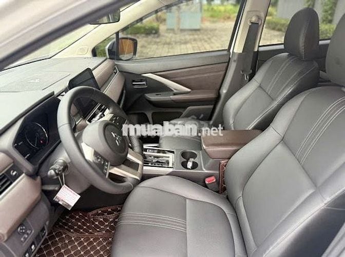 Mitsubishi Xpander 2023 Pre trắng-26.600 km-giá TL