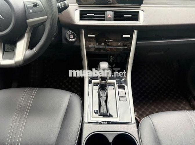 Mitsubishi Xpander 2023 Pre trắng-26.600 km-giá TL