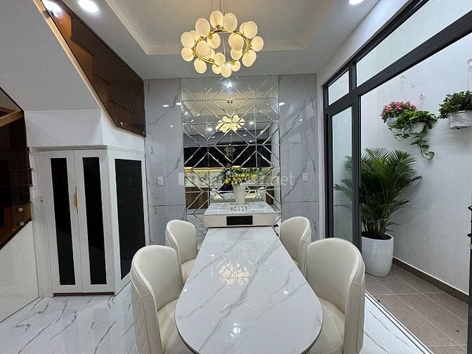 2lầu (4,7mx11m=51,7m2) mặt tiền thụt (sát, liền kề m.tiền) Ngô Đức Kế