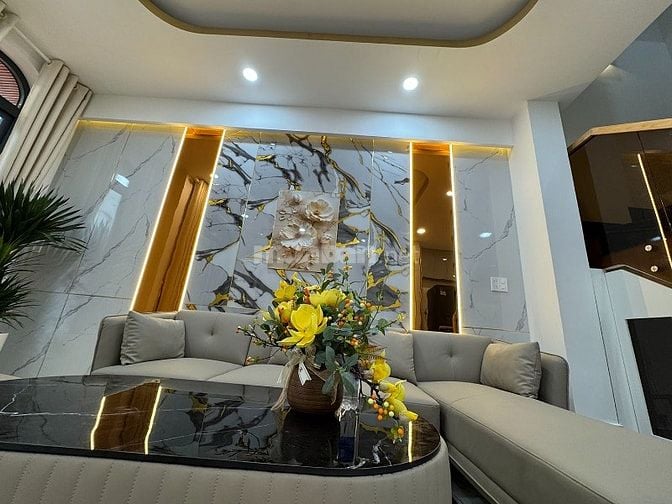 2lầu (4,7mx11m=51,7m2) mặt tiền thụt (sát, liền kề m.tiền) Ngô Đức Kế