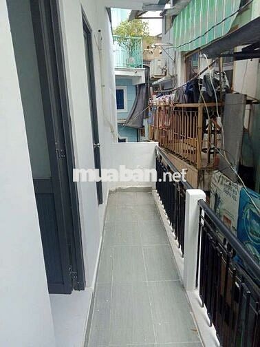 Quận 4, nhà 2 tầng 2 phòng ngủ, hẻm 3m, shr, 2.x tỷ