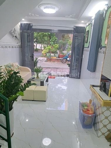 Bán nhà Quận 8 – Góc 2 mặt tiền đường 8m, gần ĐH Tôn Đức Thắng