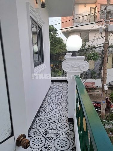 Bán nhà Quận 8 – Góc 2 mặt tiền đường 8m, gần ĐH Tôn Đức Thắng