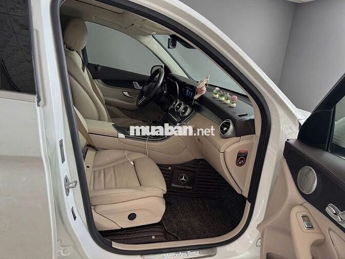 Mercedes Benz GLC Class 2021  - 59000 km