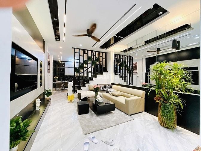 ❗️Cực Hiếm! Phương Mai, Ô tô vào tận cửa, sổ vuông đét, ở luôn, thoáng