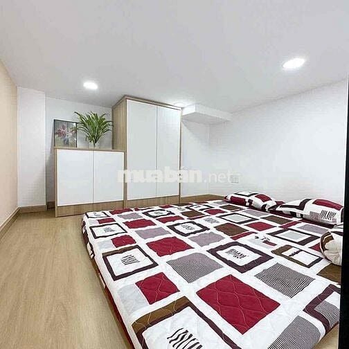 Trống sẵn nhiều phòng gác đẹp ngay đường Nguyễn Thị Thập