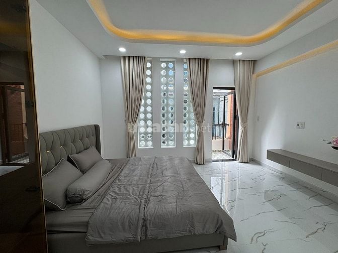 2lầu (4,7mx11m=51,7m2) mặt tiền thụt (sát, liền kề m.tiền) Ngô Đức Kế