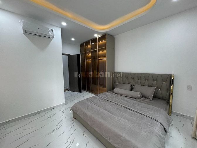 2lầu (4,7mx11m=51,7m2) mặt tiền thụt (sát, liền kề m.tiền) Ngô Đức Kế
