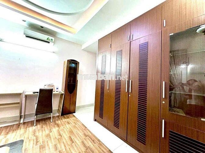 Căn Hộ 1PN 35m2 Ban Công , Tách Bếp , Nội Thất Đầy đủ