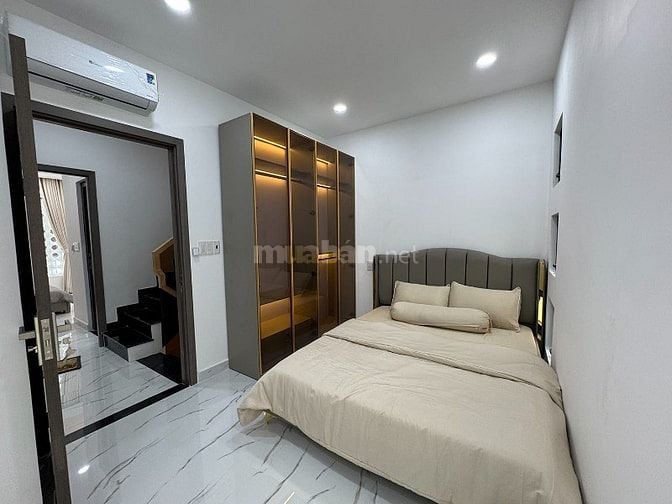 2lầu (4,7mx11m=51,7m2) mặt tiền thụt (sát, liền kề m.tiền) Ngô Đức Kế