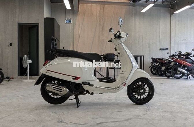 Bán Vespa Sprint - Trắng sang trọng, đăng ký 2020