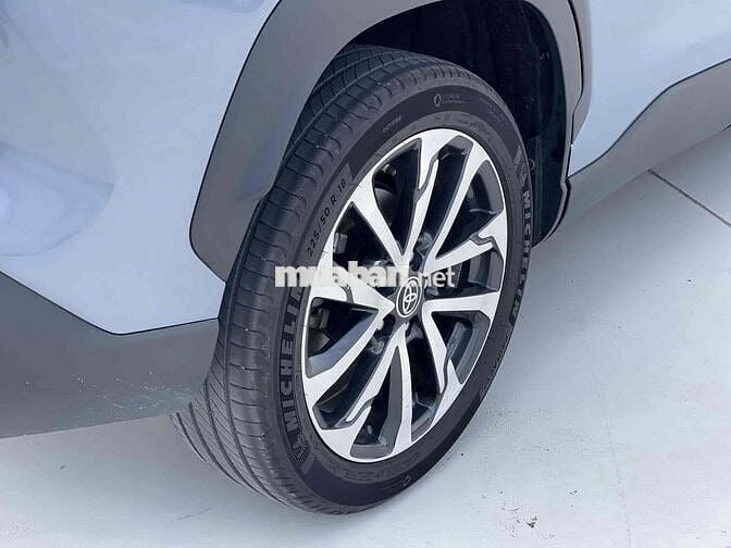 Toyota Corolla Cross 2021 1.8V - 5c tự động HÃNG