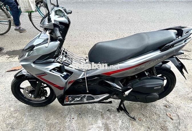 ab 125cc 2021 chính chủ đang đứng uỷ quyền.