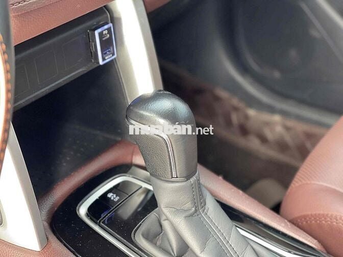 Toyota Corolla Cross 2021 1.8V - 5c tự động HÃNG