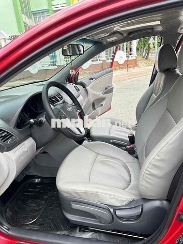 Hyundai Accent 2012 1.4 AT