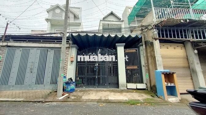 Cần bán gấp căn nhà trệt lầu ngay cạnh trường cấp 3 Phạm Văn Sáng