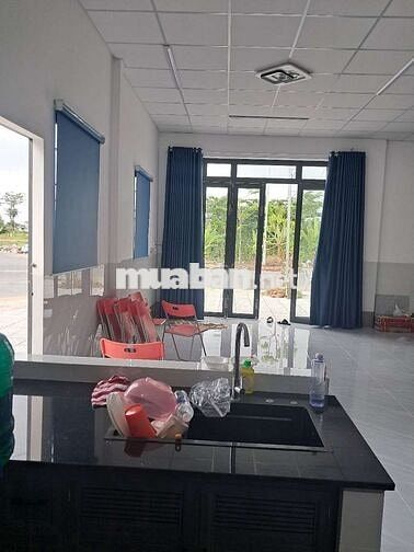 Cho thuê nhà Góc mới xây, sau lưng bến xe Cần Thơ