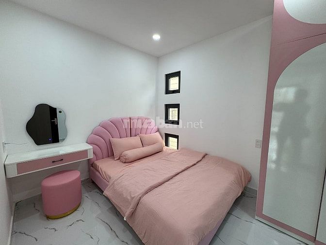 2lầu (4,7mx11m=51,7m2) mặt tiền thụt (sát, liền kề m.tiền) Ngô Đức Kế