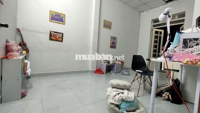 Cần bán gấp căn nhà trệt lầu ngay cạnh trường cấp 3 Phạm Văn Sáng