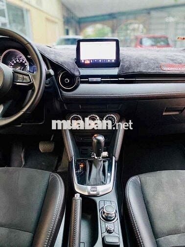 Mazda 2 2019 Premium Sedan - 46000 km