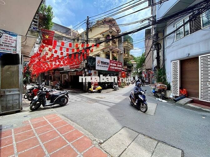 Nhà dân - Full nội thất - 30 m ra mặt phố - Giá tốt.