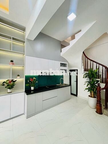 Nhà dân - Full nội thất - 30 m ra mặt phố - Giá tốt.