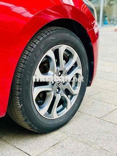 Mazda 2 2019 Premium Sedan - 46000 km