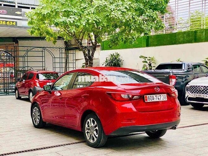Mazda 2 2019 Premium Sedan - 46000 km
