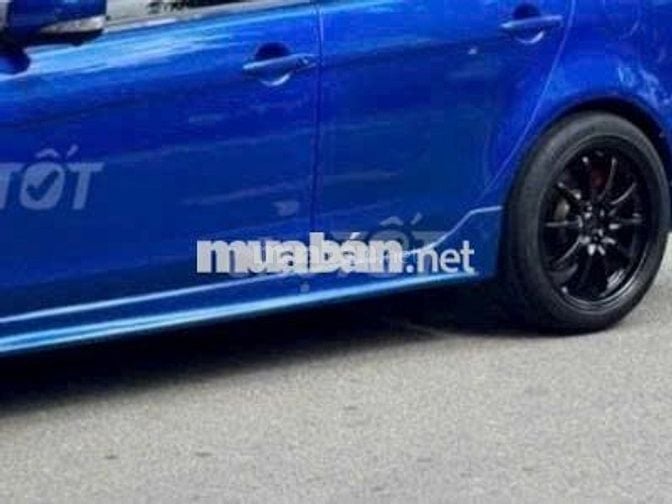 Mitsubishi Lancer Fortis  Sedan thể thao