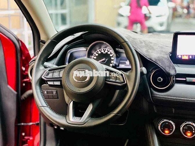 Mazda 2 2019 Premium Sedan - 46000 km