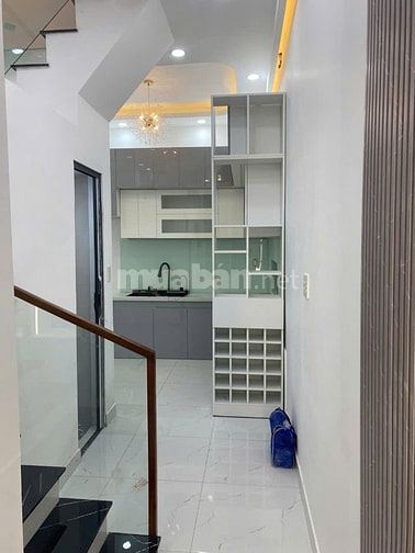 Bán dùm ông anh nhà hẻm 2266/14/15F xã nhà bè xe hơi đậu trước nhà hẻm
