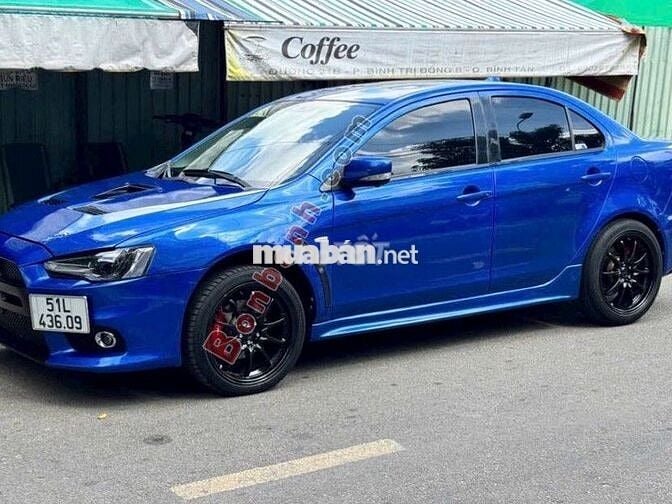 Mitsubishi Lancer Fortis  Sedan thể thao