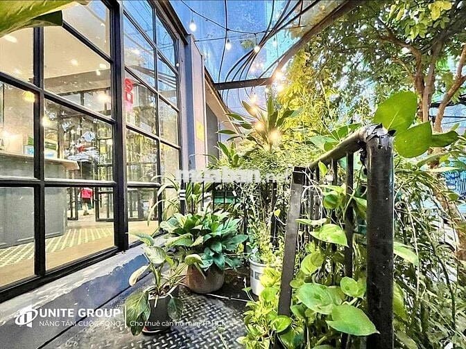 Mặt Bằng Quán Cafe Sẵn Decor Full Nội Thất - Mặt Tiền Lý Phục Man