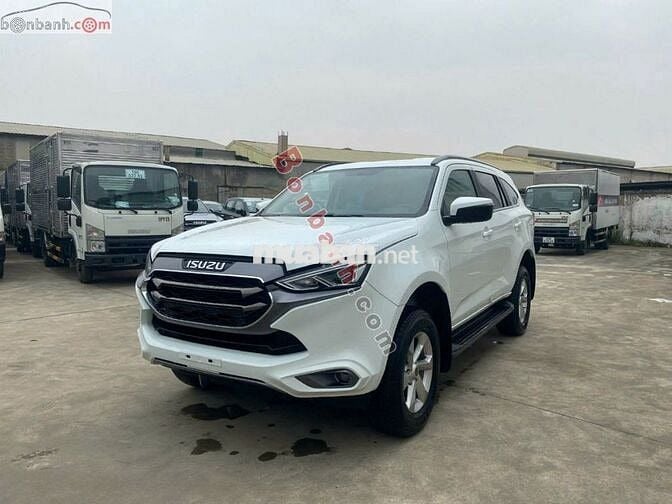 Isuzu MU-X B7 1.9 4X2 MT 2023