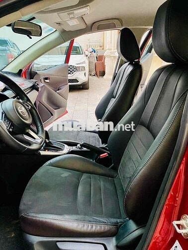 Mazda 2 2019 Premium Sedan - 46000 km