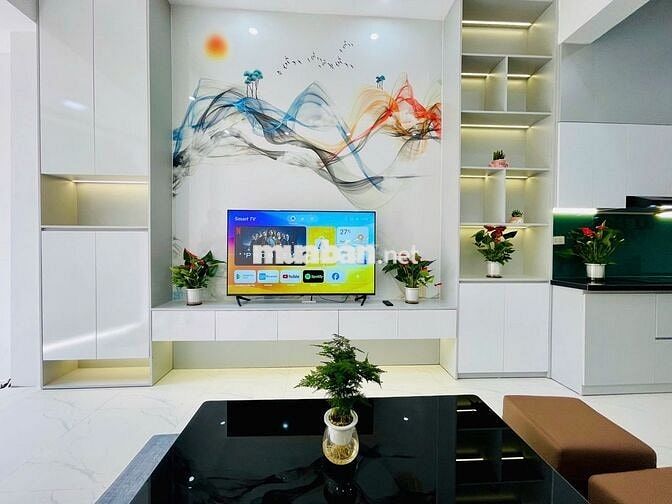 Nhà dân - Full nội thất - 30 m ra mặt phố - Giá tốt.