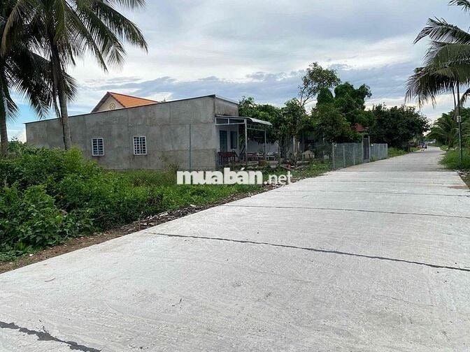 Bán Đất mặt tiền cách Quốc Lộ 61 .100m