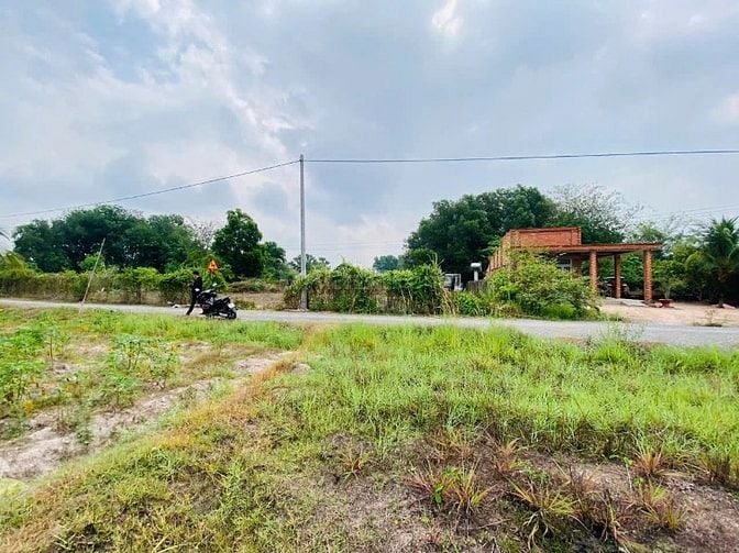 210m2 có thổ cư. Đường xe hơi. Dân cư đông. 499tr 