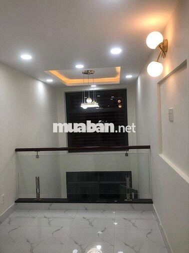Quận 7, đường số 9, dtsd 120m2,nhà 3 tầng,có thể thuê 15 triệu/tháng.